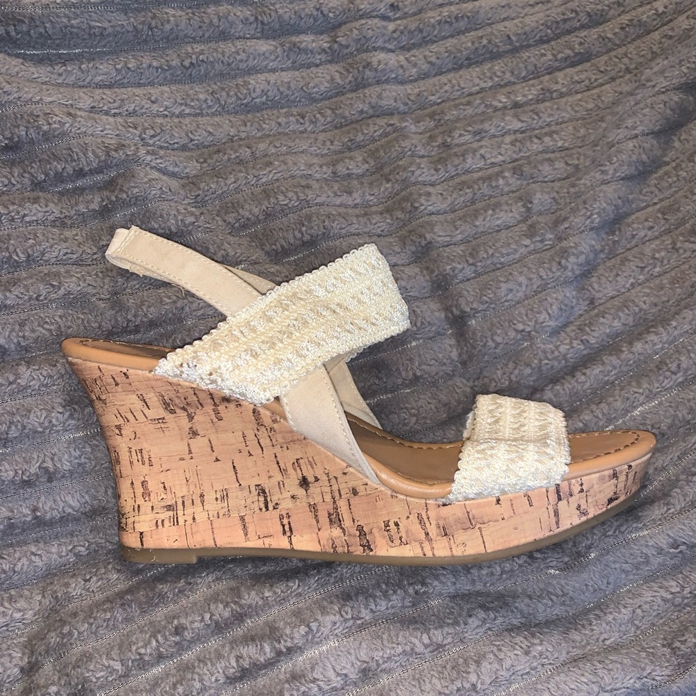 10 American Eagle Wedge Crotchet Heels - Picture 2 of 4
